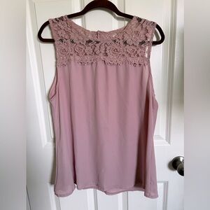 Lacy Silky Sleeveless Top in Mauve, size Medium